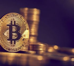 Cum să faci bani cu Bitcoin dacă ai doar de dolari: Despre Admiral Markets